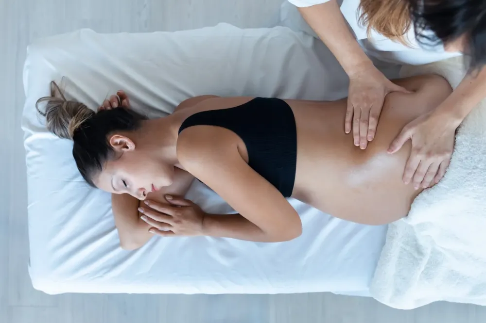 Ostéopathie femme enceinte à Saint-Estèphe